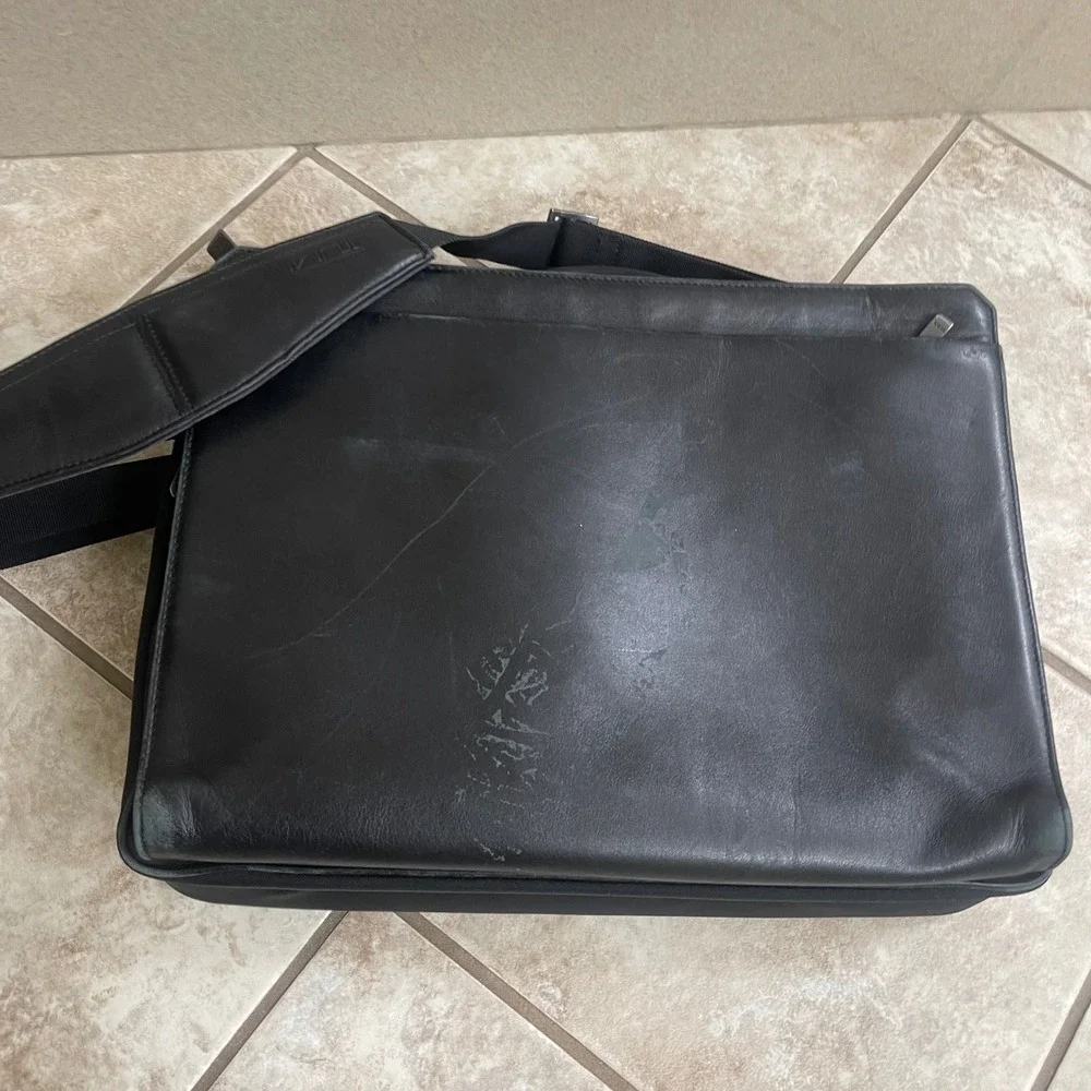 Tumi Black Leather  Nylon Expandable Briefcase Messenger Bag Mens pre loved